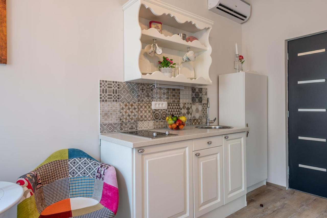 Old City Romantic Studios 4 With Free Private Parking Pula Dış mekan fotoğraf