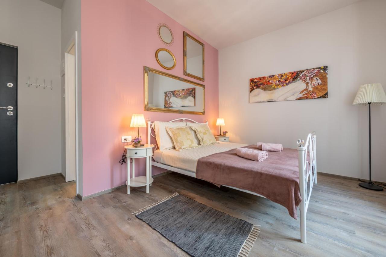 Old City Romantic Studios 4 With Free Private Parking Pula Dış mekan fotoğraf