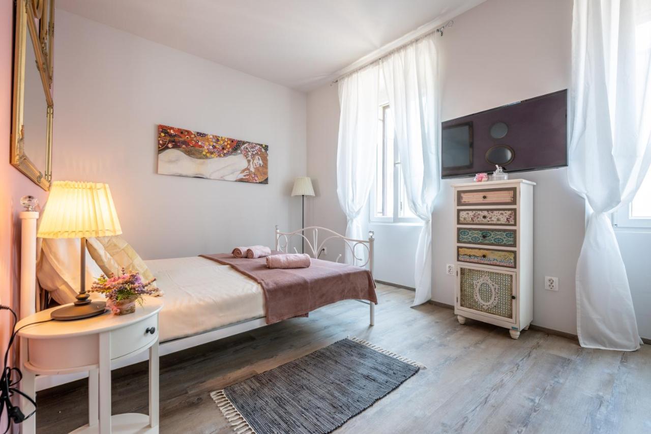 Old City Romantic Studios 4 With Free Private Parking Pula Dış mekan fotoğraf