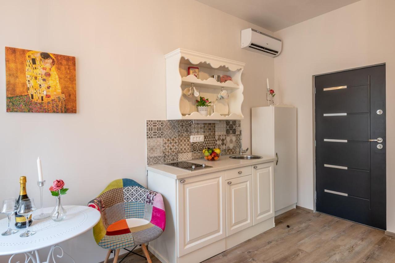 Old City Romantic Studios 4 With Free Private Parking Pula Dış mekan fotoğraf