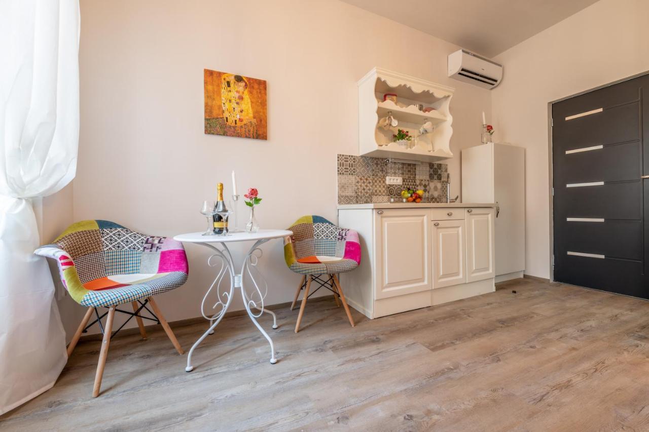 Old City Romantic Studios 4 With Free Private Parking Pula Dış mekan fotoğraf